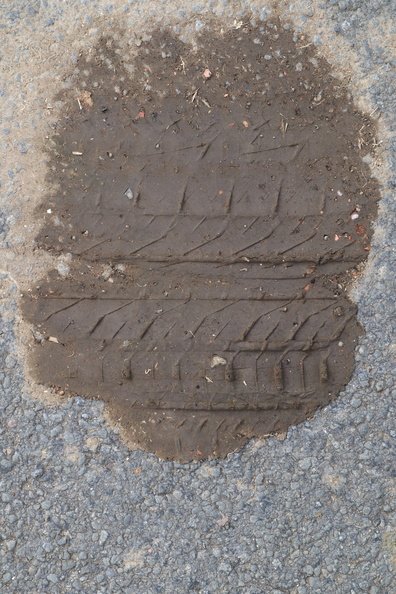 Tyre Tracks 068